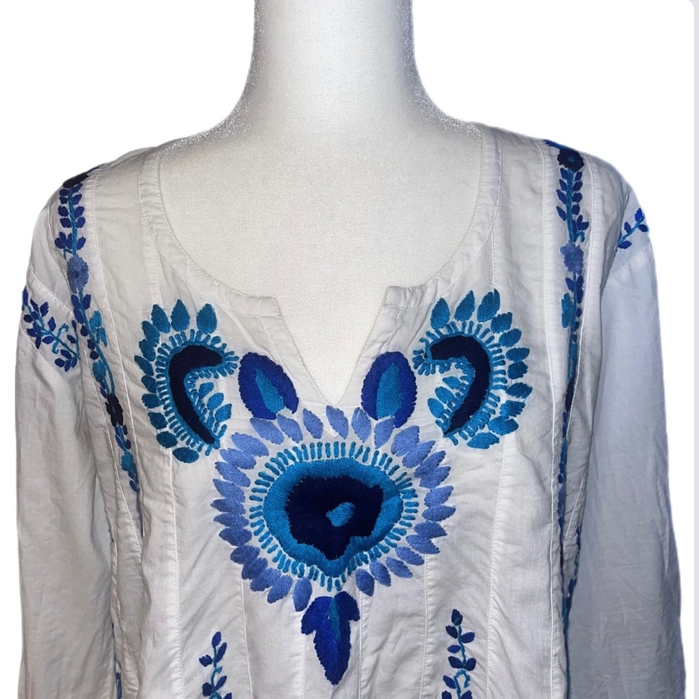 Raga embroidered Blue and White Tunic Blouse Size Small